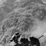Огонь немецкой зенитной артиллерии. Сентябрь 1942 года, Северный Кавказ. Фото: Bundesarchiv, Bild 146-1970-033-04 / CC-BY-SA https://ru.wikipedia.org - Кавказский узел