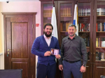 Сотруднику Постпредства вручили медаль за вклад в укрепление межрегиональных связей и национального единства