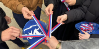 В Карабулаке прошла акция по раздаче российского триколора ко Дню народного единства - Единая Россия
