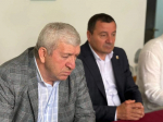 Сенаторы Микаил Илезов и Белан Хамчиев с представителями региональной власти побывали в сельском поселении Мужичи, где ознакомились с ходом реализации задач, поставленных Главой Ингушетии. Во встрече принял участие Магомед Евлоев